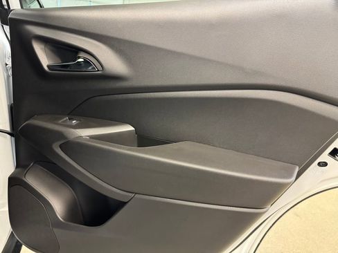 New 2026 Chevrolet Trax RS w/ Sunroof Package image 25