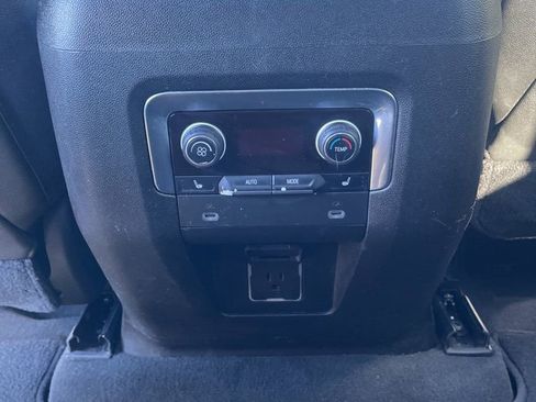 Used 2021 Chevrolet Suburban Premier w/ Premium Package image 35