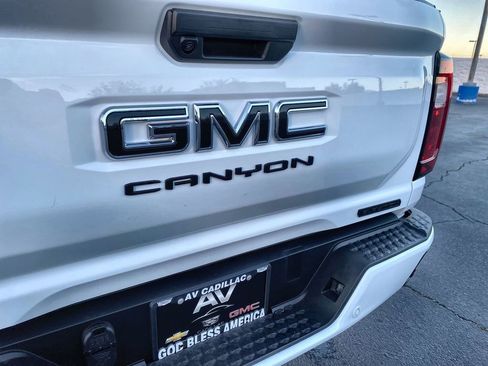 New 2026 GMC Canyon Elevation w/ LPO, Black Badging Package RWD image 36