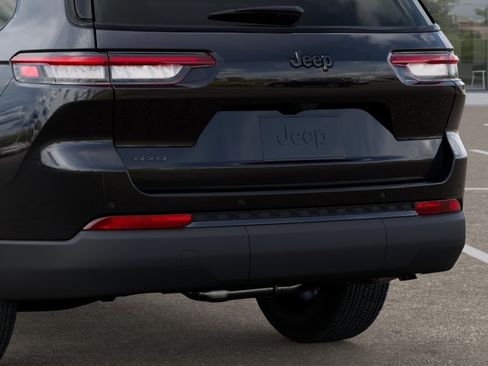 New 2025 Jeep Grand Cherokee L Altitude image 13