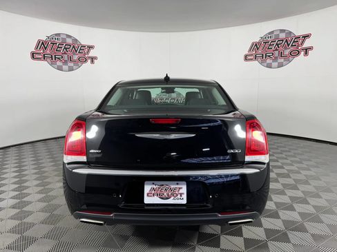 Used 2015 Chrysler 300 Limited w/ Driver Convenience Group AWD/4WD image 6