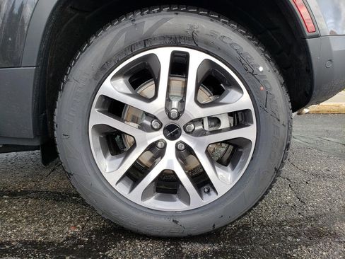 New 2026 Land Rover Defender 110 S image 27