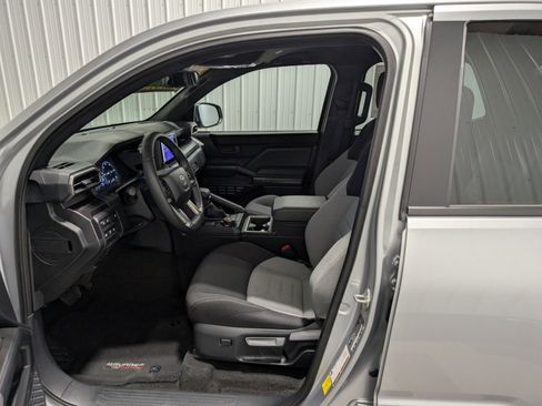 Used 2025 Toyota 4Runner TRD Off-Road image 14