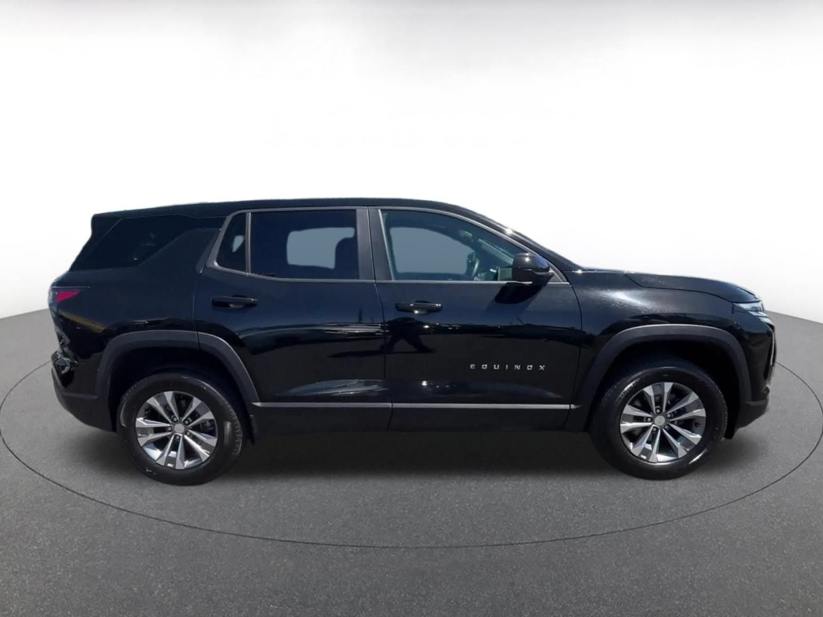 Used 2025 Chevrolet Equinox LT FWD image 15