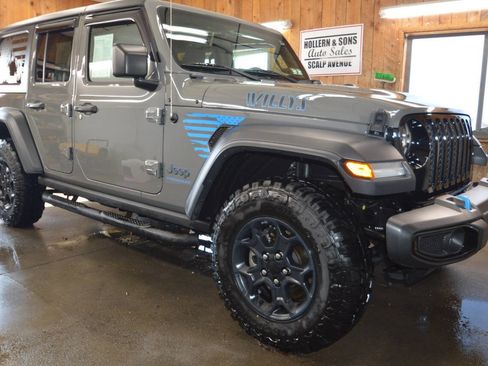 Used 2023 Jeep Wrangler Unlimited w/ Cold Weather Group image 3