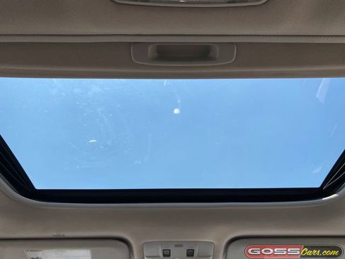 Used 2017 Toyota Corolla SE w/ SE Premium Package FWD image 15