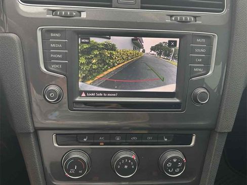 Used 2017 Volkswagen Golf Alltrack SE image 18