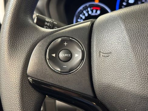 Used 2020 Honda HR-V LX image 31
