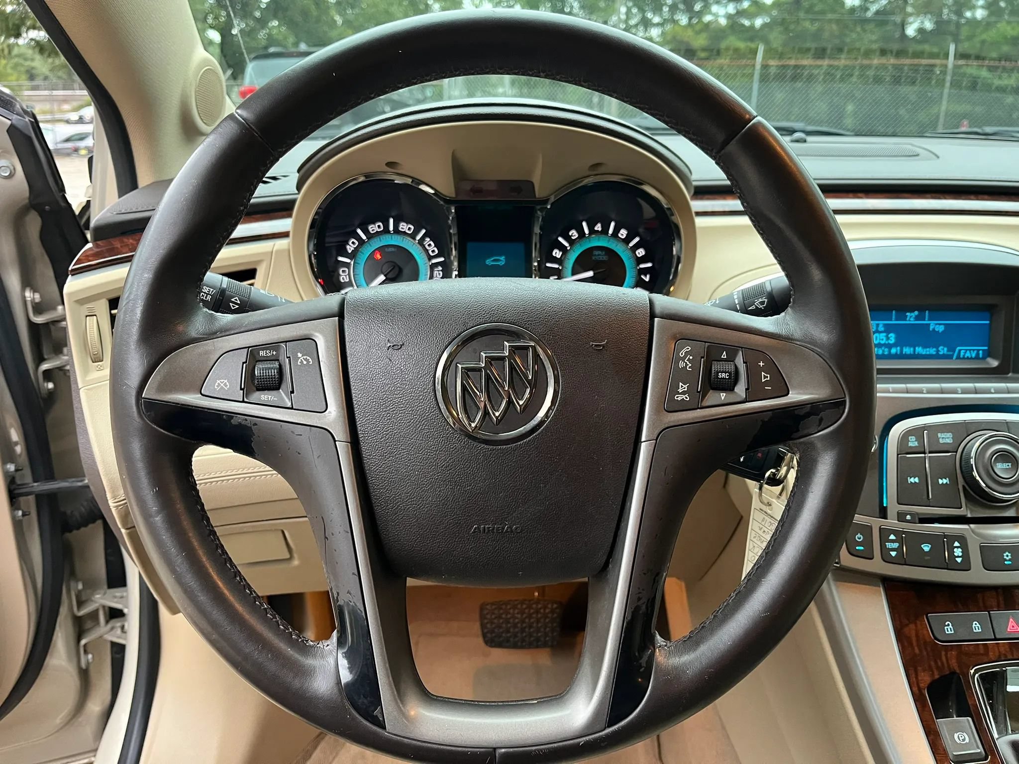 Used 2010 Buick LaCrosse CX FWD image 7