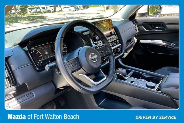 Used 2024 Nissan Pathfinder SV AWD/4WD image 14