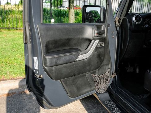 Used 2017 Jeep Wrangler Unlimited Sahara w/ Quick Order Package 24E Chief AWD/4WD image 42