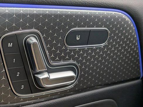 New 2026 Mercedes-Benz GLB 250 4MATIC image 13