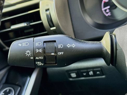 Used 2016 Lexus IS 200t w/ Navigation System Package RWD image 12