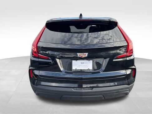 Certified 2024 Cadillac XT4 Luxury w/ Cold Weather Package image 5
