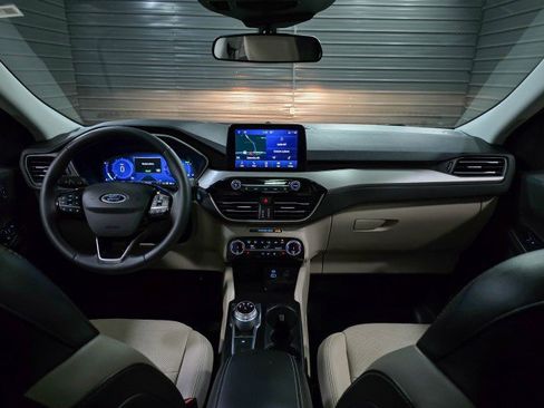 Used 2022 Ford Escape SEL w/ Technology Package image 11