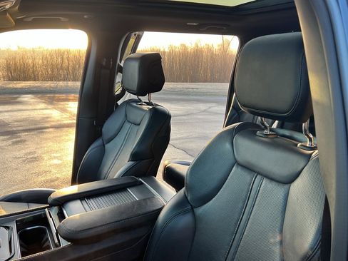 Used 2023 Jeep Wagoneer Series II w/ Convenience Group I image 19