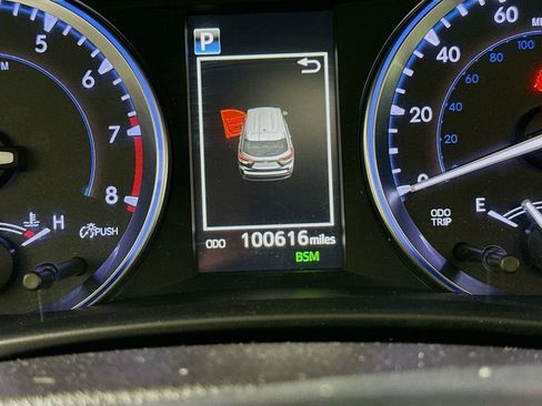 Certified 2018 Toyota Highlander XLE FWD image 14