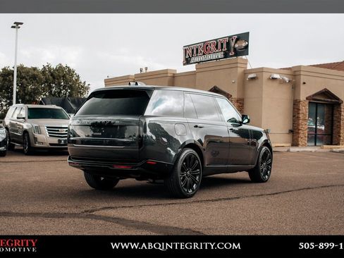 Used 2025 Land Rover Range Rover Long Wheelbase SE AWD/4WD image 7