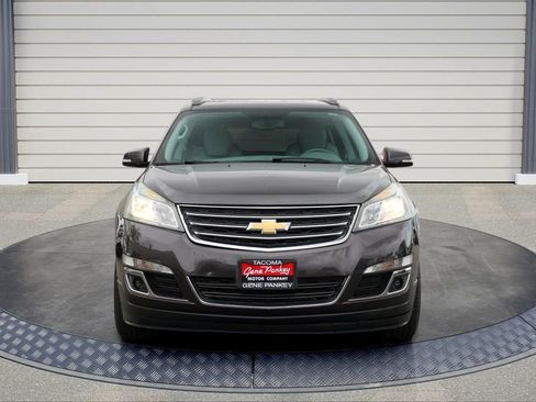 Used 2015 Chevrolet Traverse LT FWD image 2