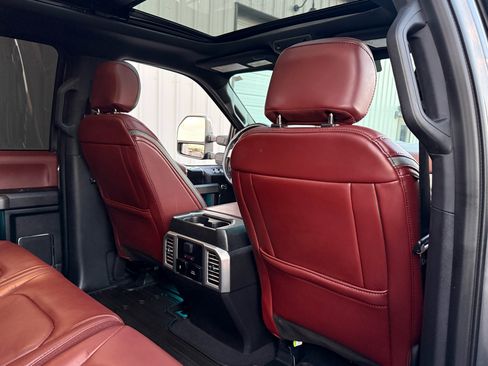 Used 2021 Ford F250 Platinum w/ FX4 Off-Road Package image 35
