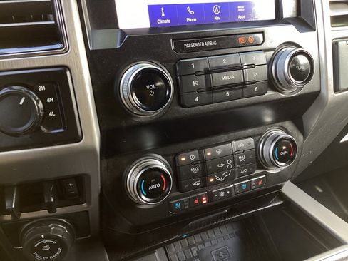 Used 2021 Ford F350 Platinum image 16