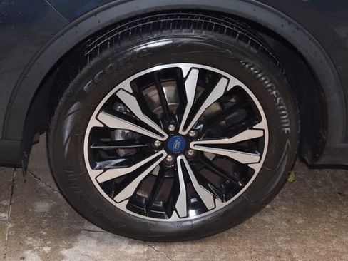 Used 2022 Ford Escape SE w/ SE Sport Appearance Package FWD image 33
