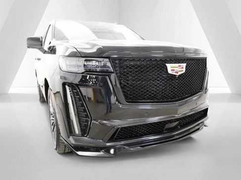 Used 2023 Cadillac Escalade V image 9