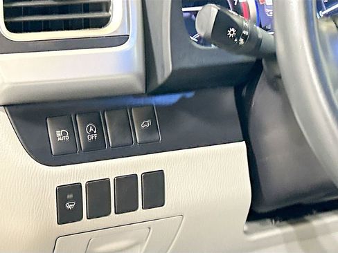 Used 2019 Toyota Highlander XLE FWD image 8