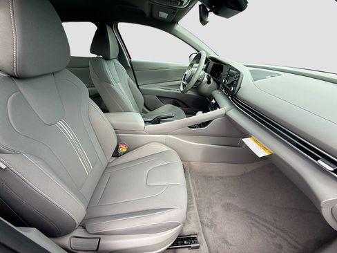 New 2026 Hyundai Elantra Sport FWD image 20