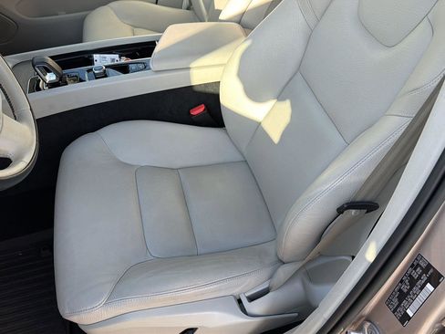 Used 2023 Volvo XC60 B5 Plus w/ Protection Package Premier FWD image 29