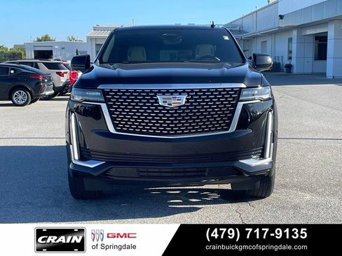 Used 2023 Cadillac Escalade Premium Luxury AWD/4WD image 2