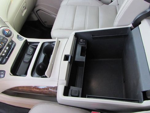 Used 2015 GMC Yukon XL Denali w/ Premium Package image 22