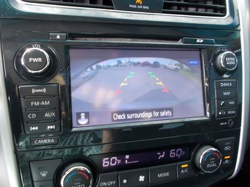 Used 2013 Nissan Altima 3.5 SL w/ Technology Pkg FWD image 33