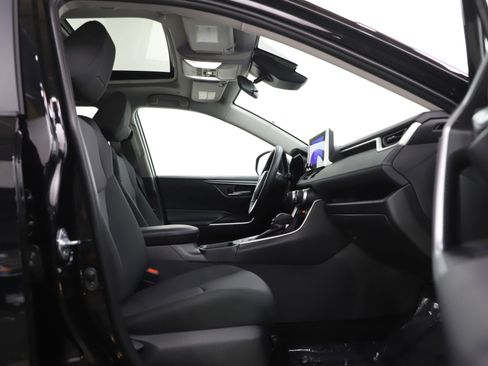 Used 2024 Toyota RAV4 XLE w/ Convenience Package image 11