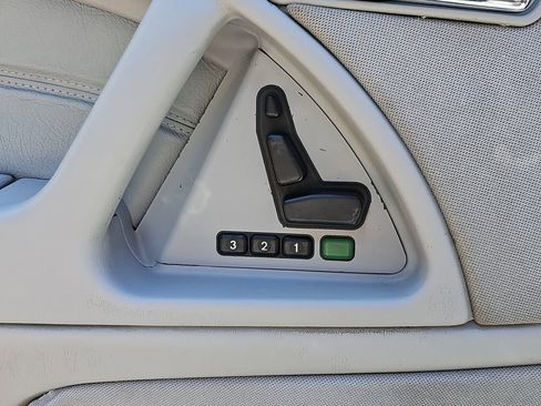 Used 1999 Mercedes-Benz SL 500 image 28