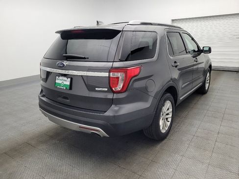 Used 2017 Ford Explorer XLT w/ Equipment Group 202A image 9