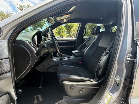 Used 2021 Jeep Grand Cherokee Laredo X RWD image 9