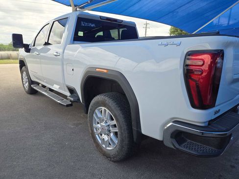 Used 2024 GMC Sierra 2500 SLT w/ SLT Premium Package AWD/4WD image 3