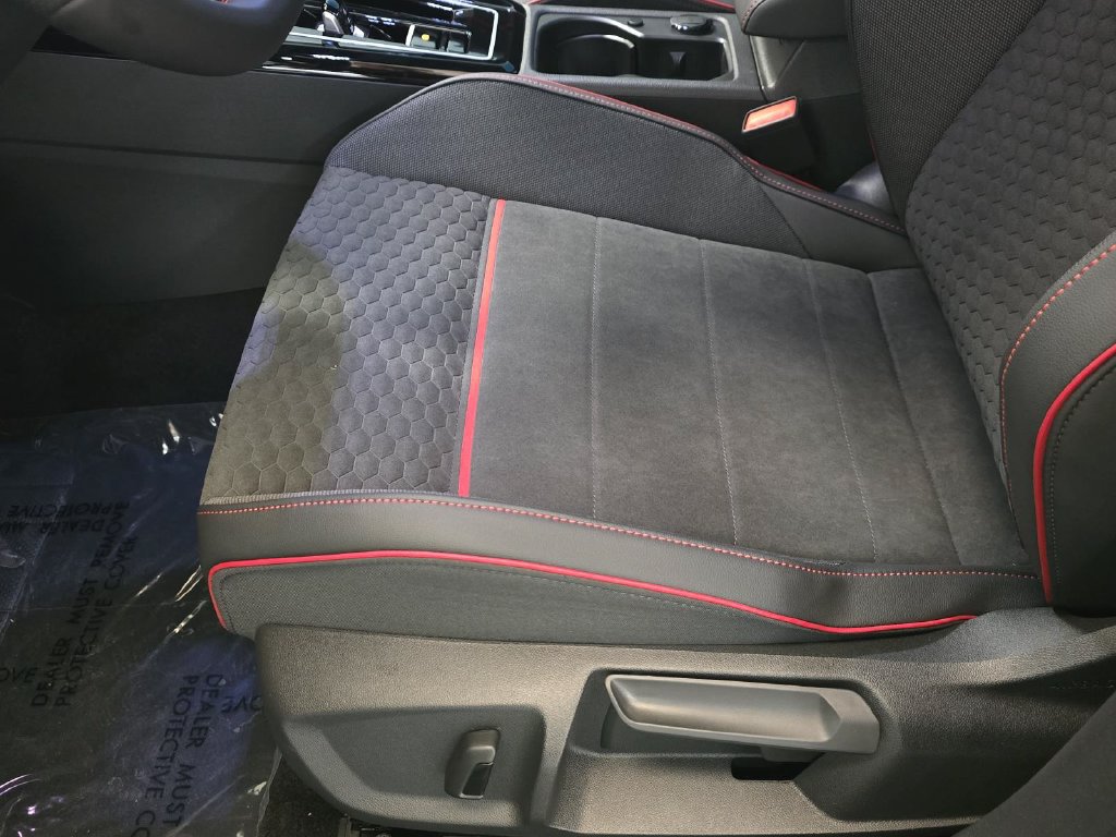 New 2026 Volkswagen GTI SE FWD image 17