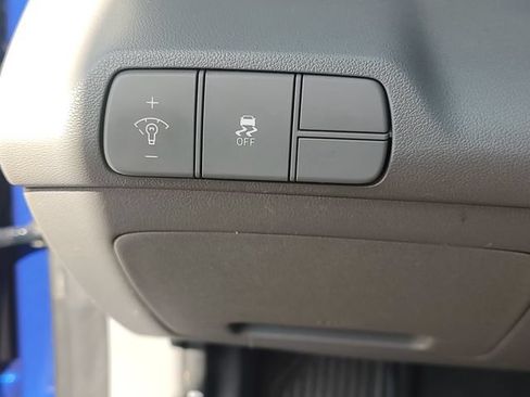 Used 2024 Hyundai Elantra SEL FWD image 25