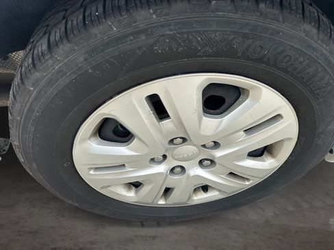 Used 2018 Dodge Grand Caravan SE w/ Rear Park Assist Package FWD image 16