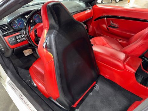 Used 2015 Maserati GranTurismo Sport image 54