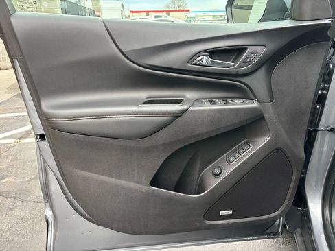 Used 2019 Chevrolet Equinox Premier image 12