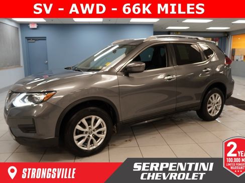 Used 2020 Nissan Rogue SV image 1