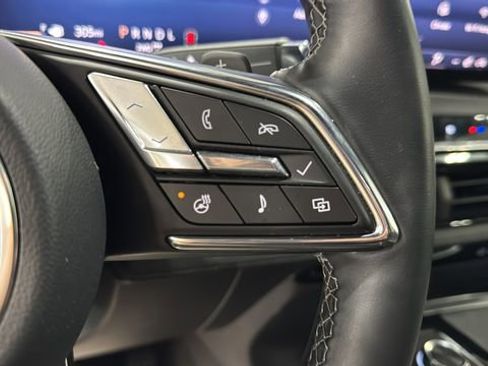 Used 2025 Buick Enclave Preferred image 11