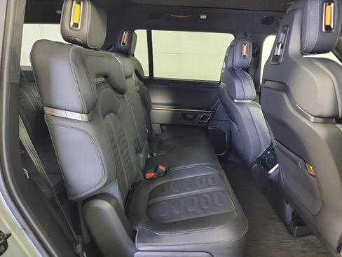 Used 2023 Rivian R1S Adventure AWD/4WD image 23