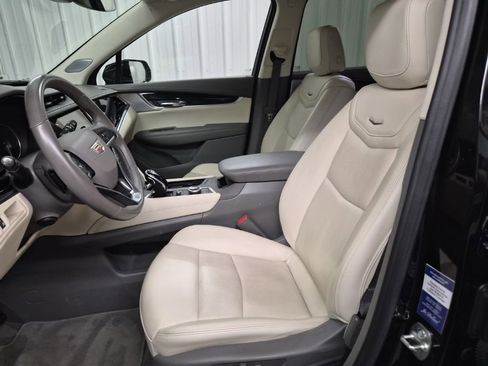 Certified 2025 Cadillac XT6 Premium Luxury image 13
