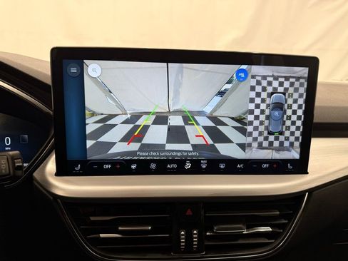 Certified 2024 Ford Escape Platinum image 28