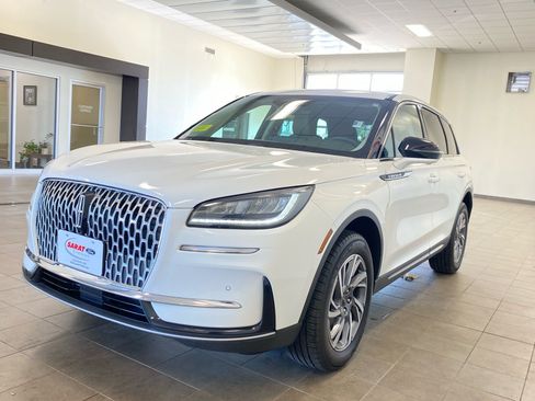 Used 2023 Lincoln Corsair AWD w/ Equipment Group 101A image 4
