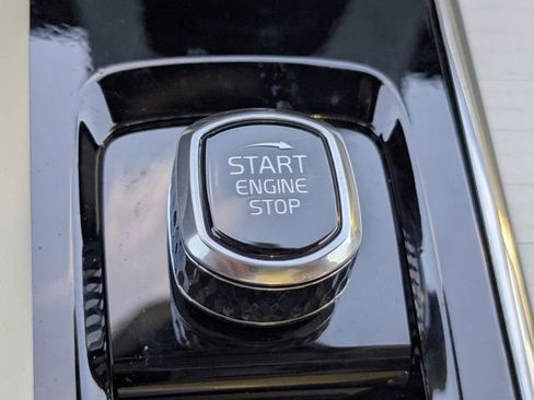 New 2026 Volvo XC60 B5 Ultra w/ Protection Package Premier image 32